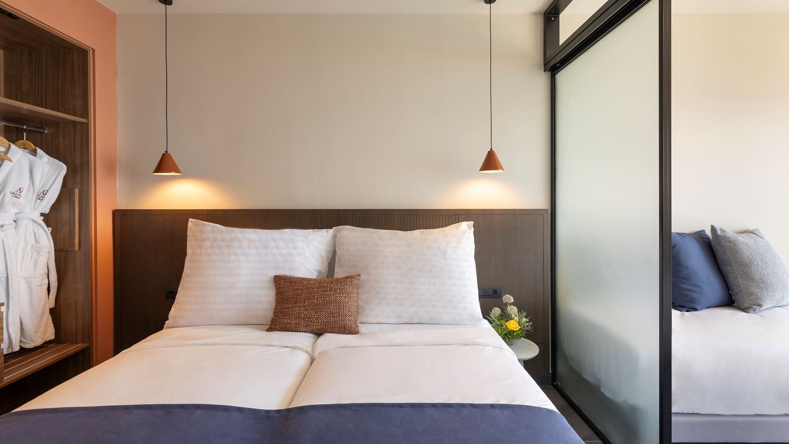 rooms-family-room-inland-view