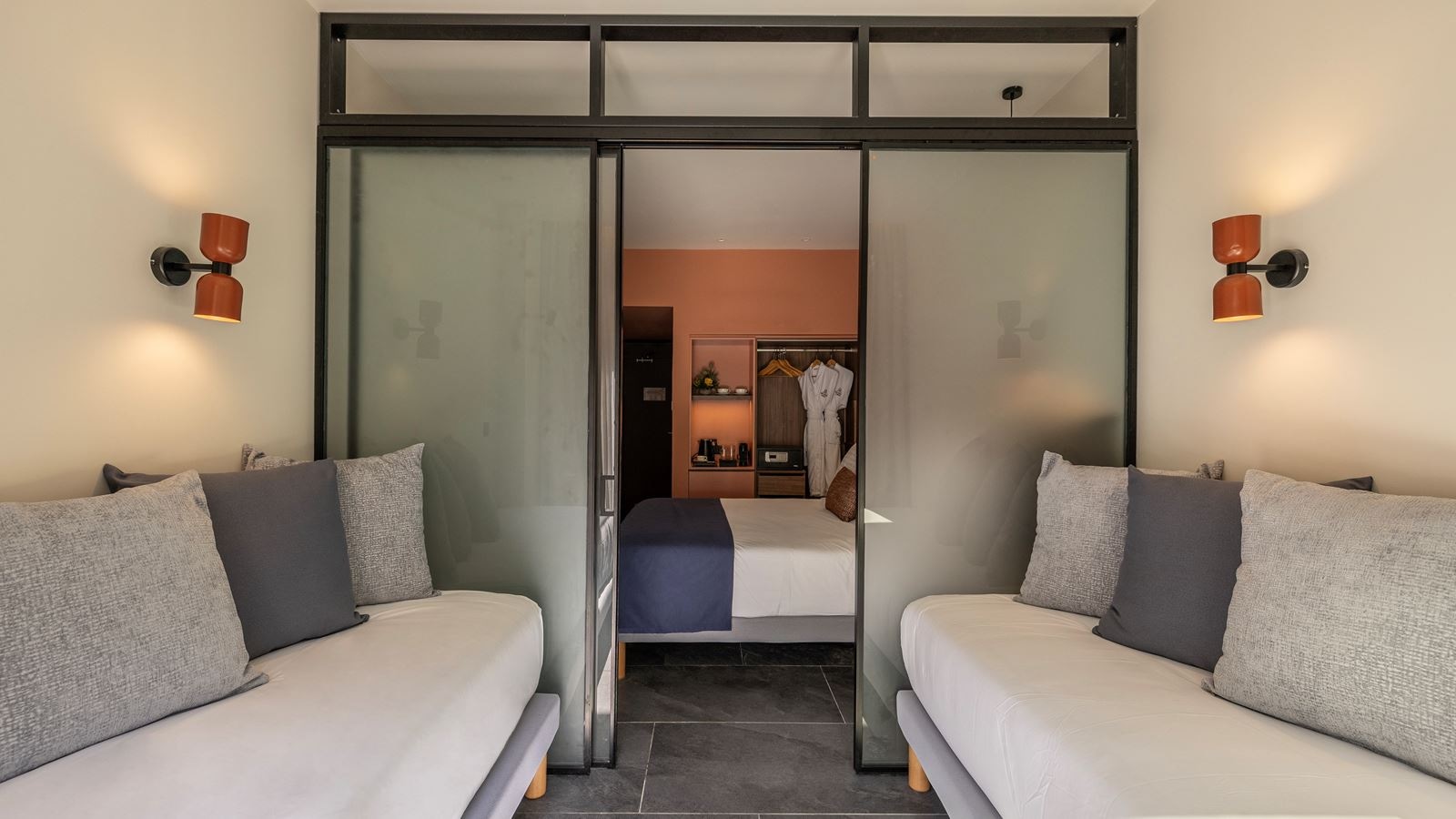 rooms-family-room-sea-view