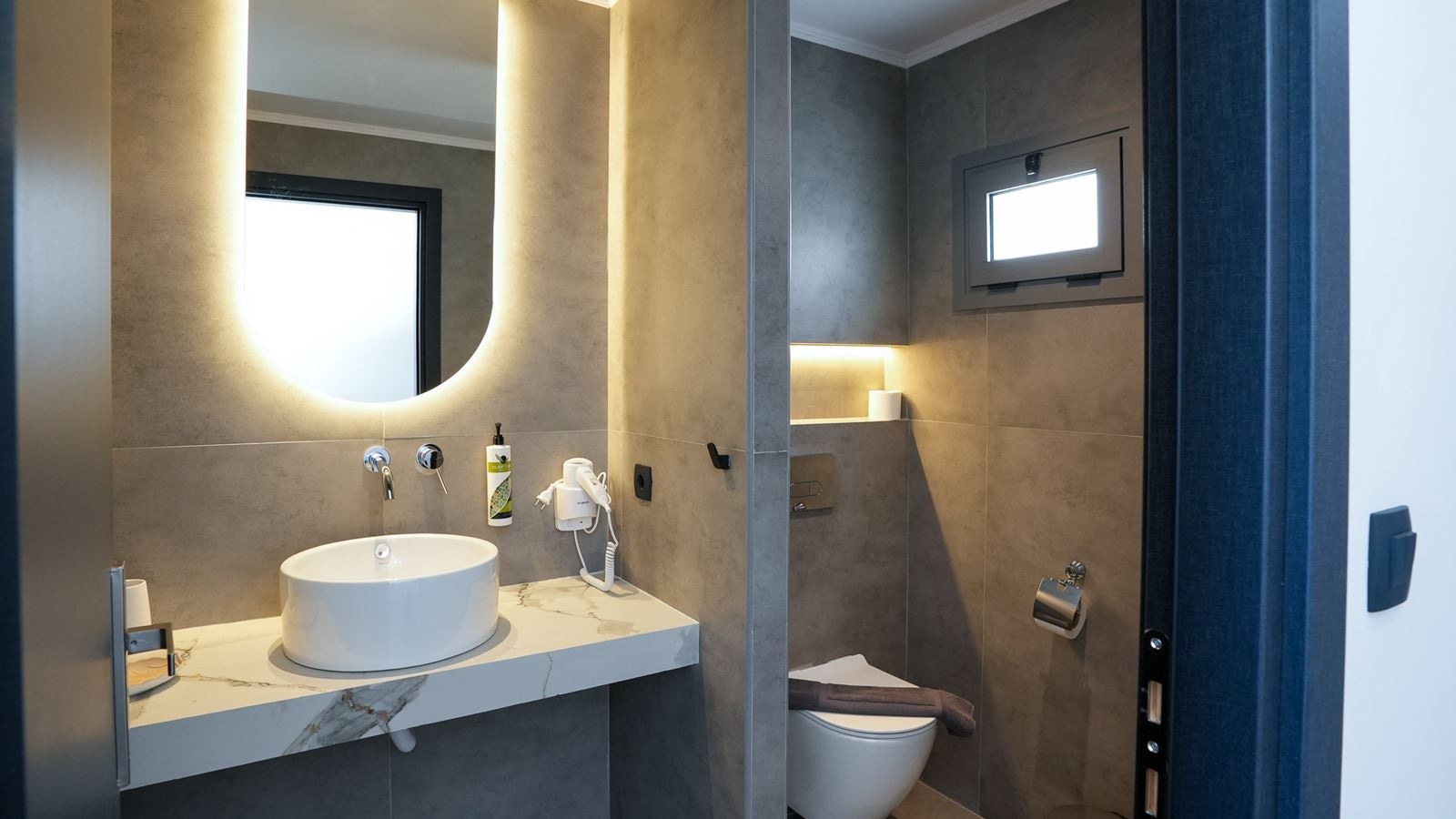 rooms-deluxe-double-room-seafront