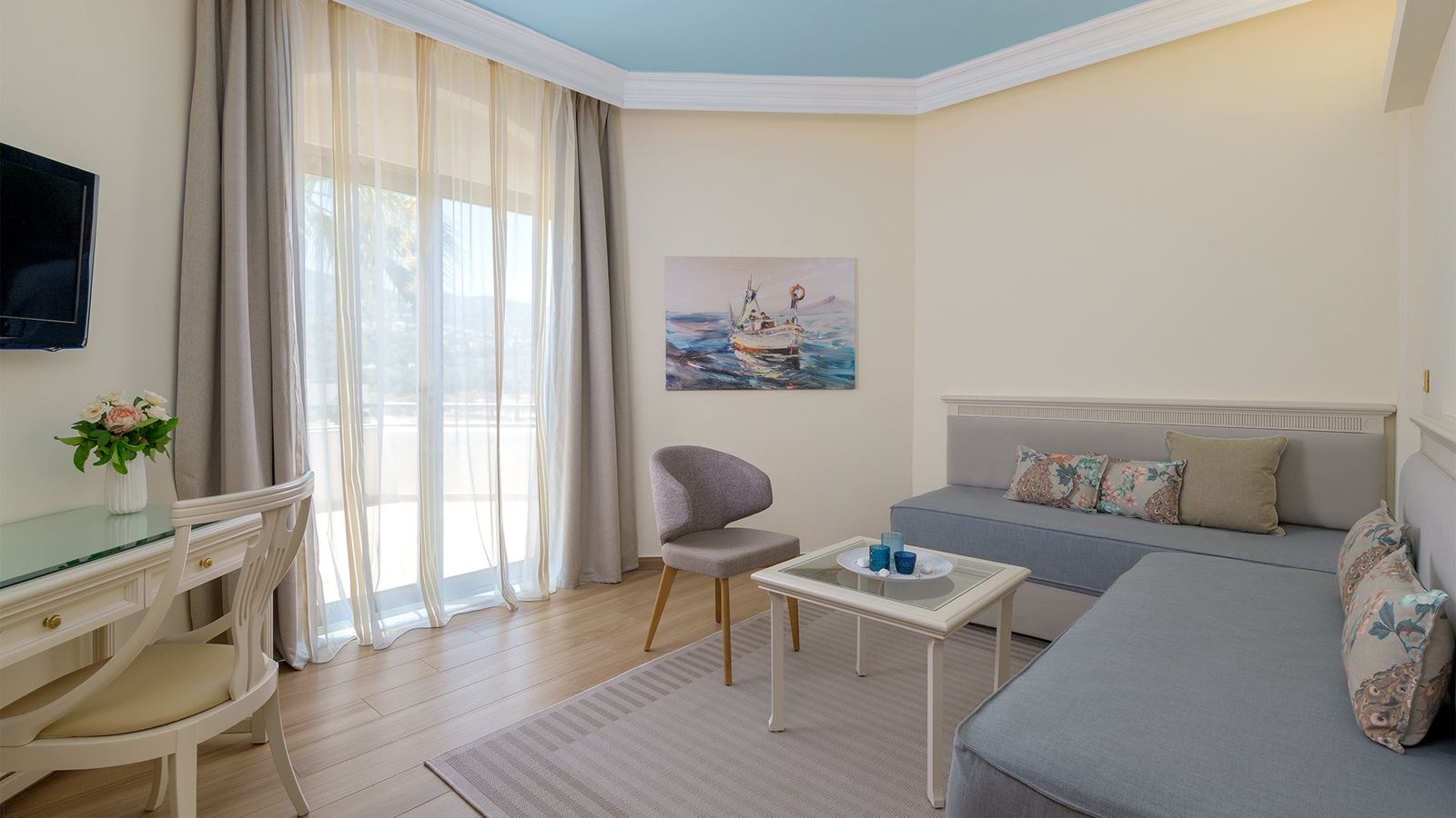 rooms-family-suite-side-sea-view