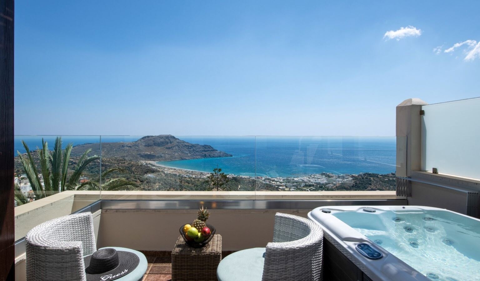 rooms-suite-1-bedroom-deluxe-with-outdoor-jacuzzi-panoramic-sea-view