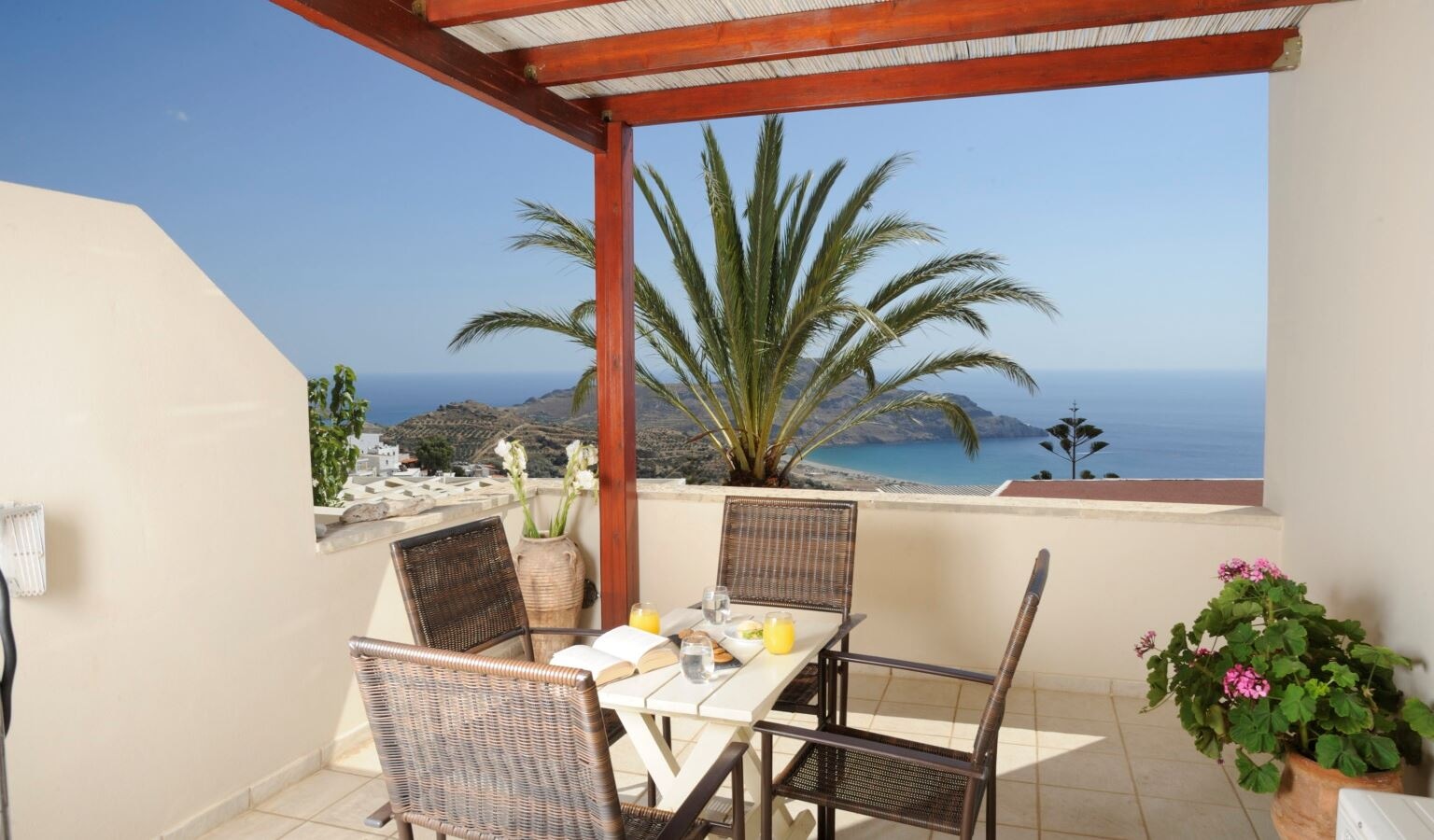 rooms-suite-1-bedroom-superior-panoramic-sea-view