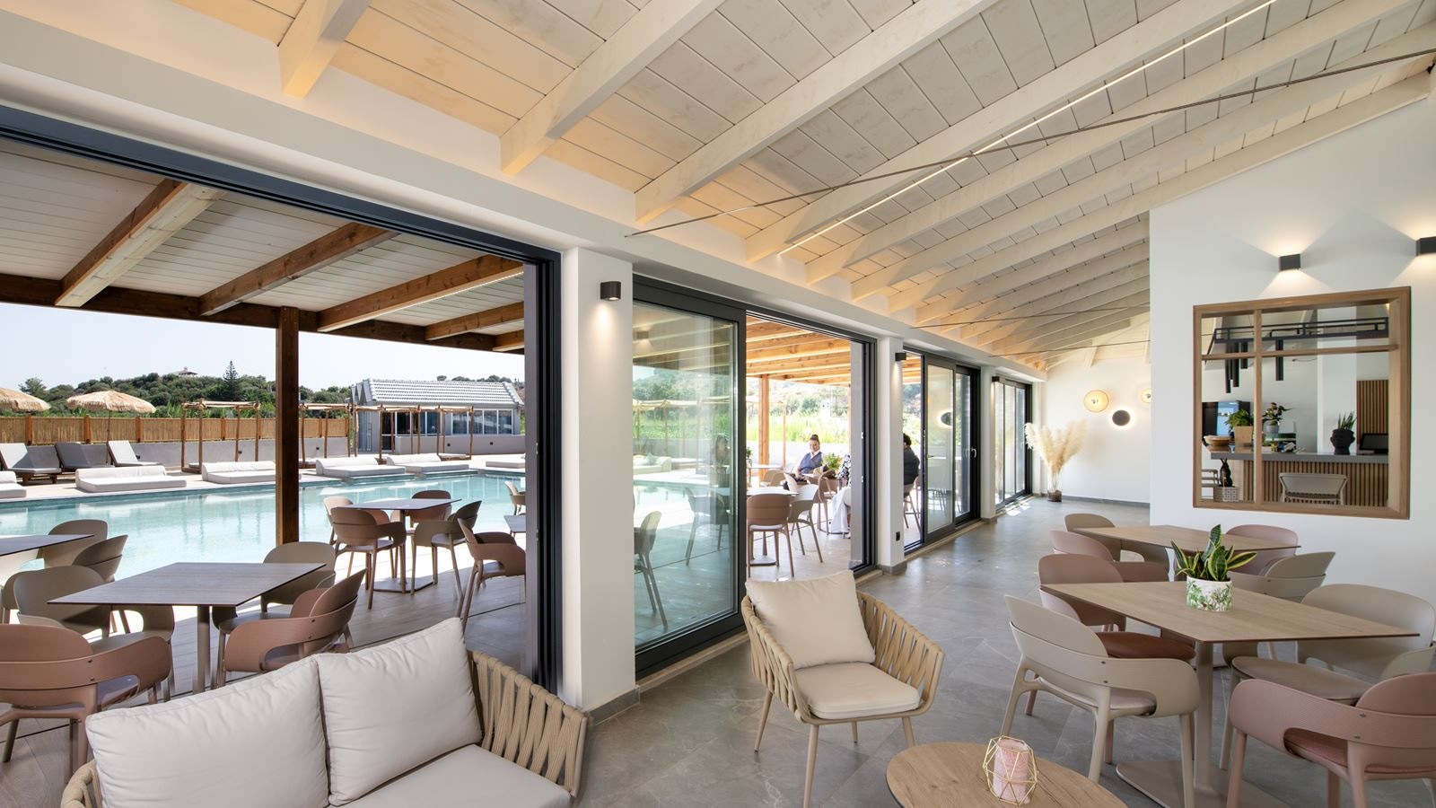 bars-mare-garden-pool-bar