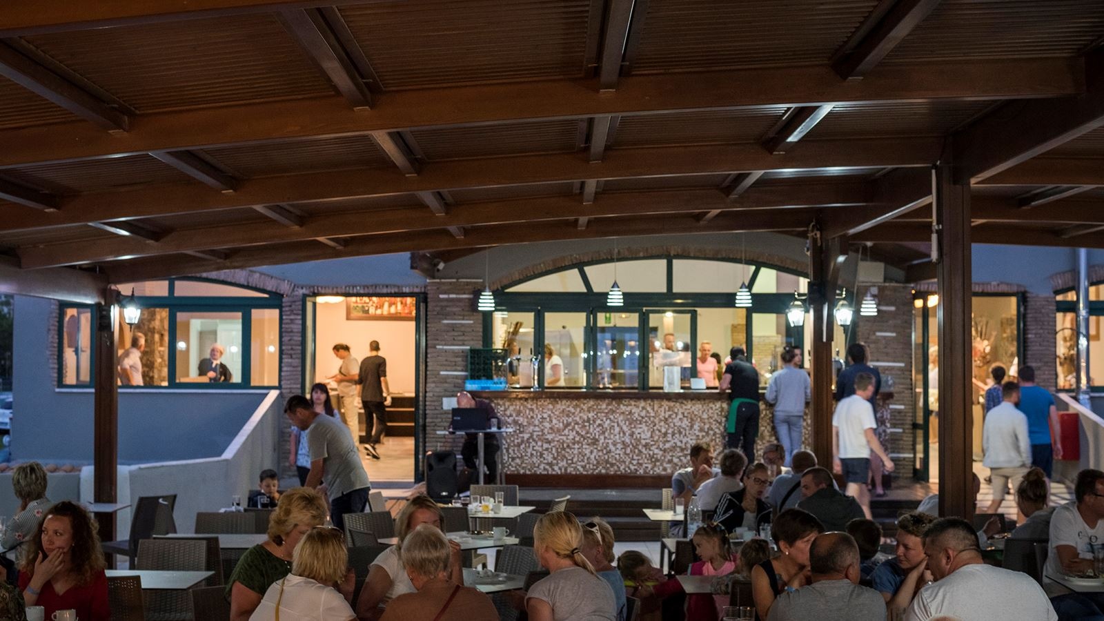 restaurants-neorio-main-restaurant