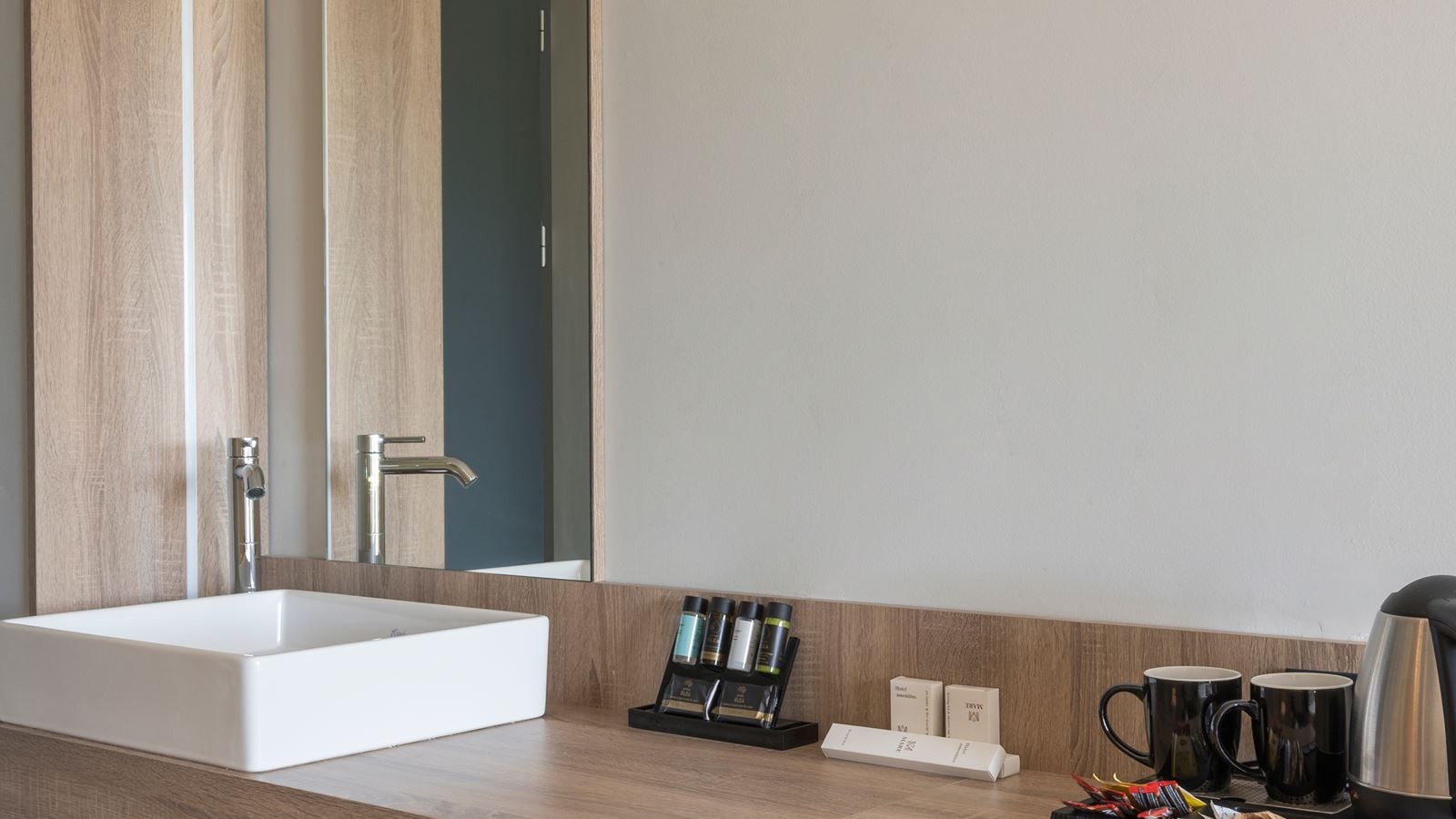 rooms-double-garden-view