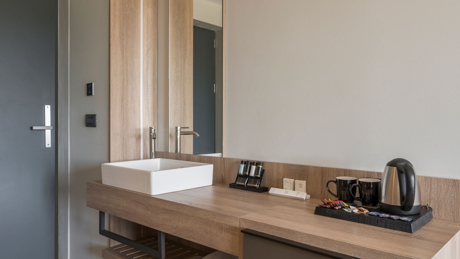 rooms-double-garden-view