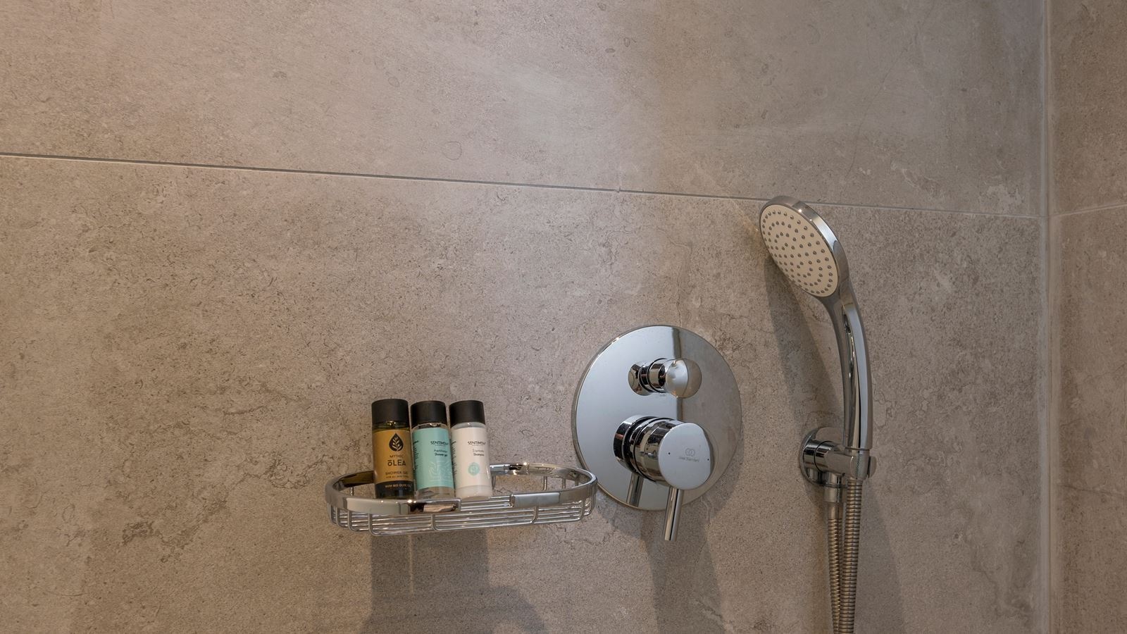 rooms-double-garden-view