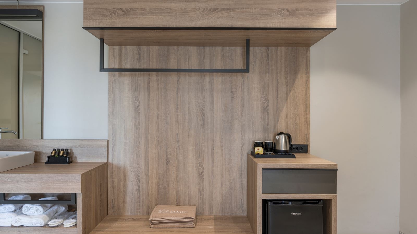 rooms-suite-with-jacuzzi