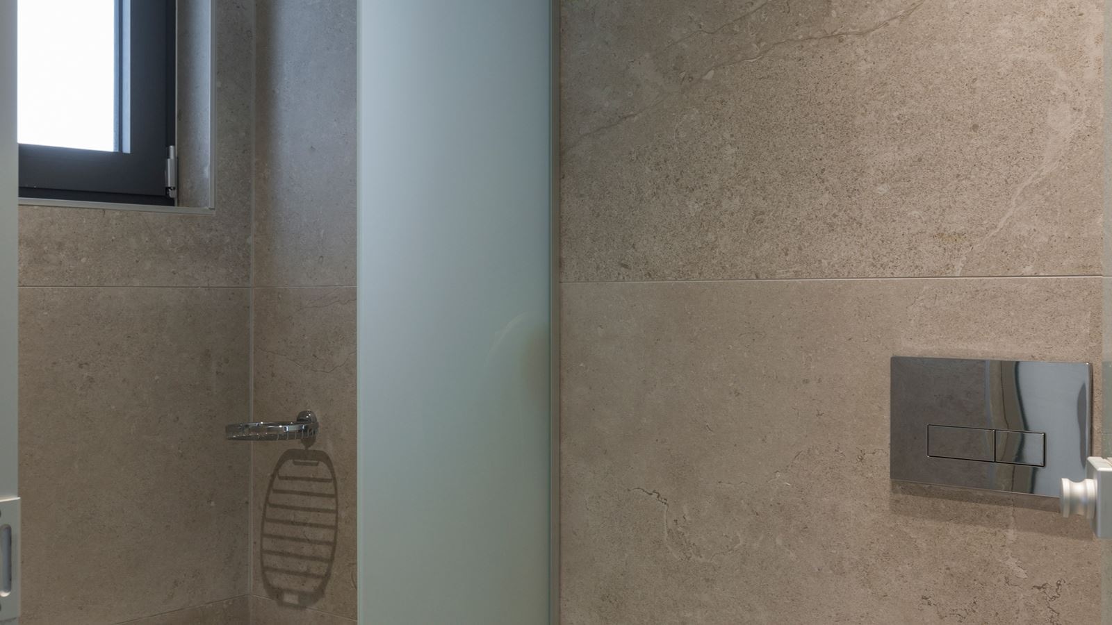 rooms-suite-with-jacuzzi