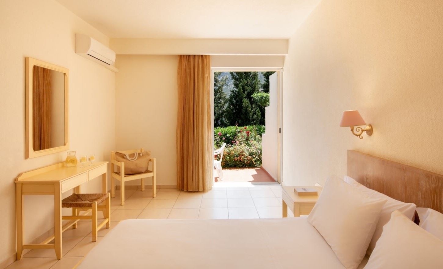 rooms-twin-garden-view