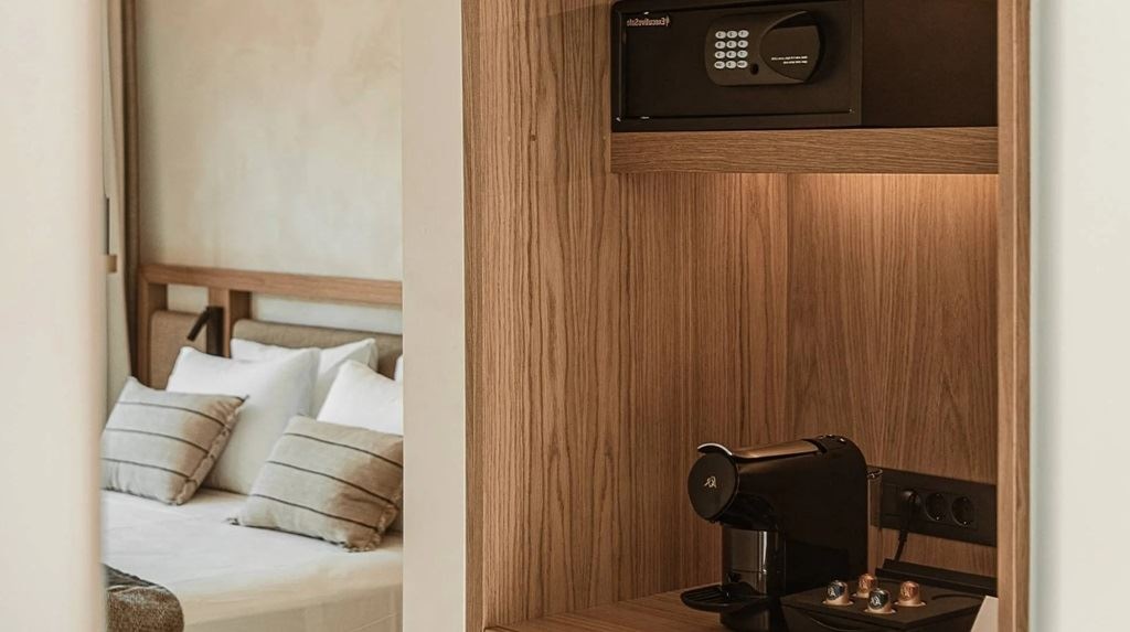 rooms-family-room-garden-view