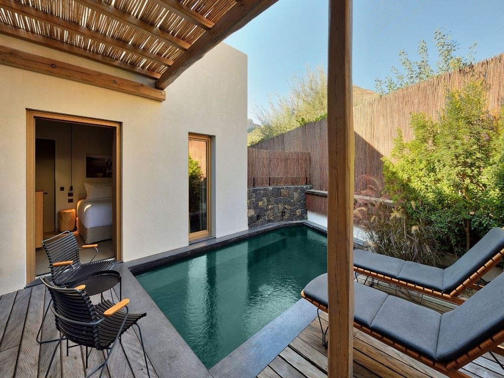 rooms-premium-room-with-terrace-and-private-plunge-pool