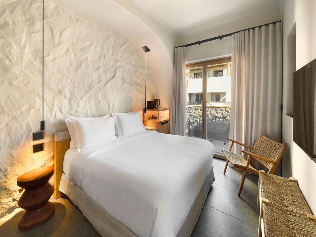 rooms-premium-room-with-terrace-and-private-plunge-pool