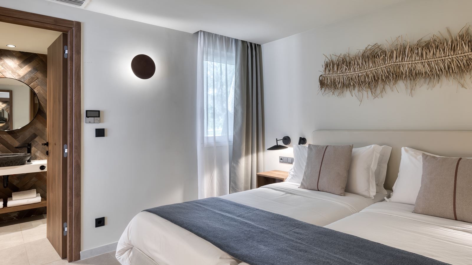 rooms-sapphire-lush-three-bedroom-suite