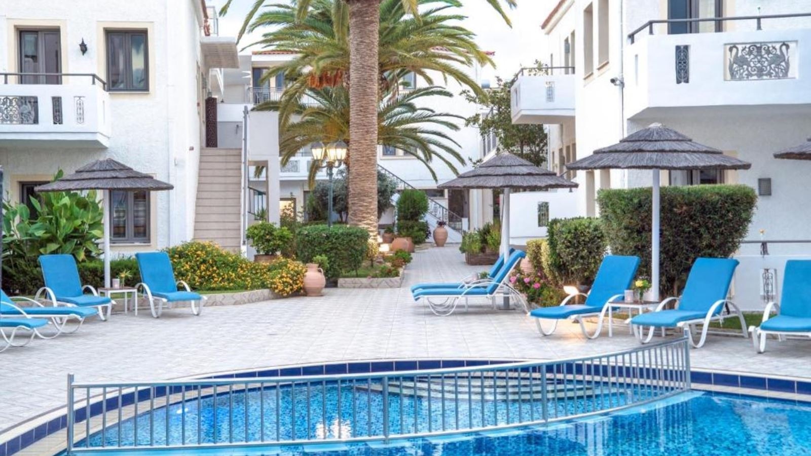 pools-outdoor-childrens-pool