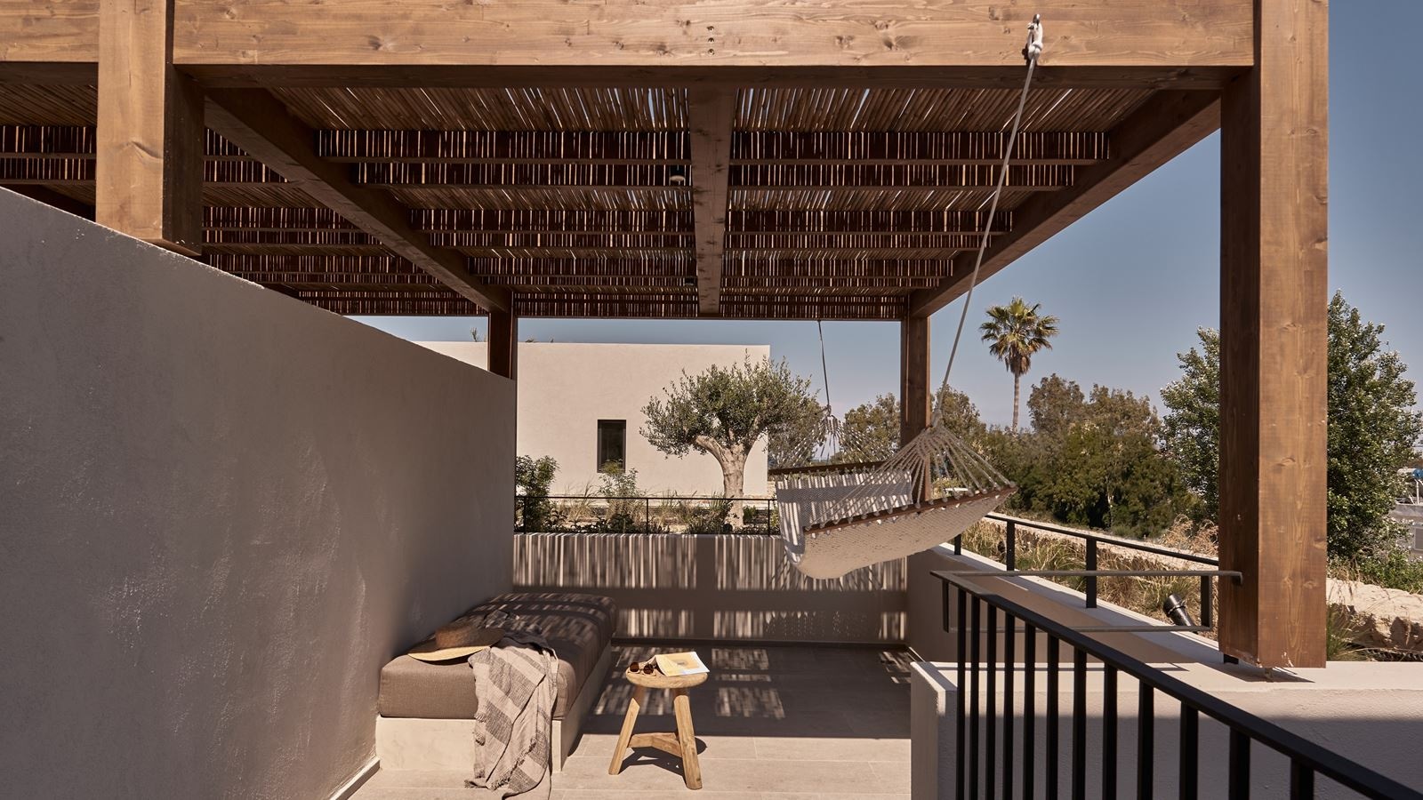 rooms-junior-suite-with-roof-garden