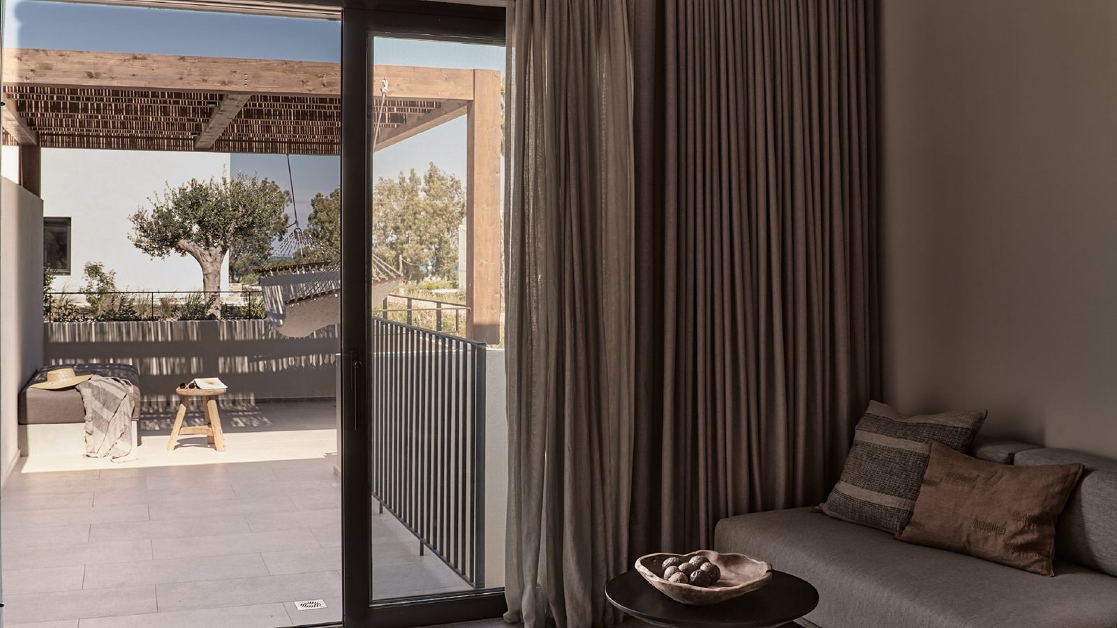 rooms-junior-suite-with-roof-garden