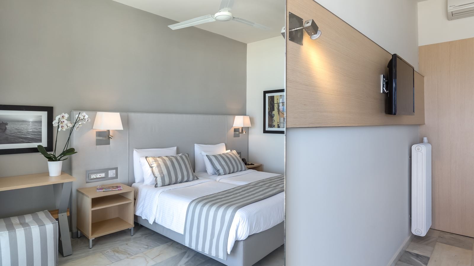 rooms-studio-land-view