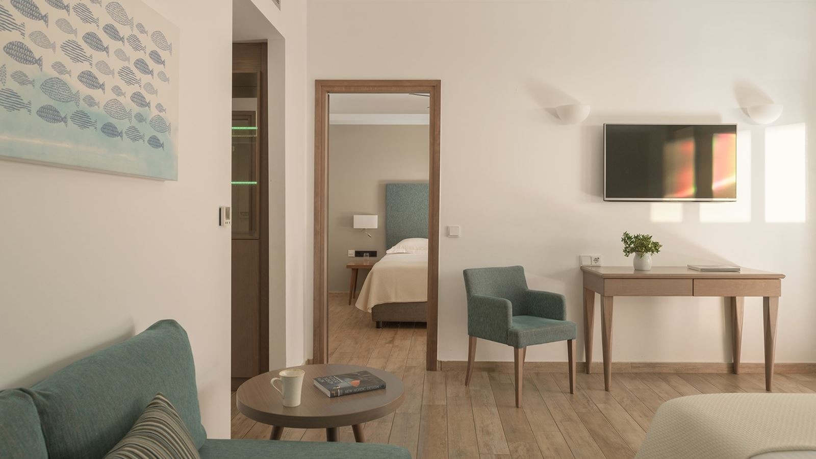 rooms-family-room-1-bedroom-garden--mountain-view