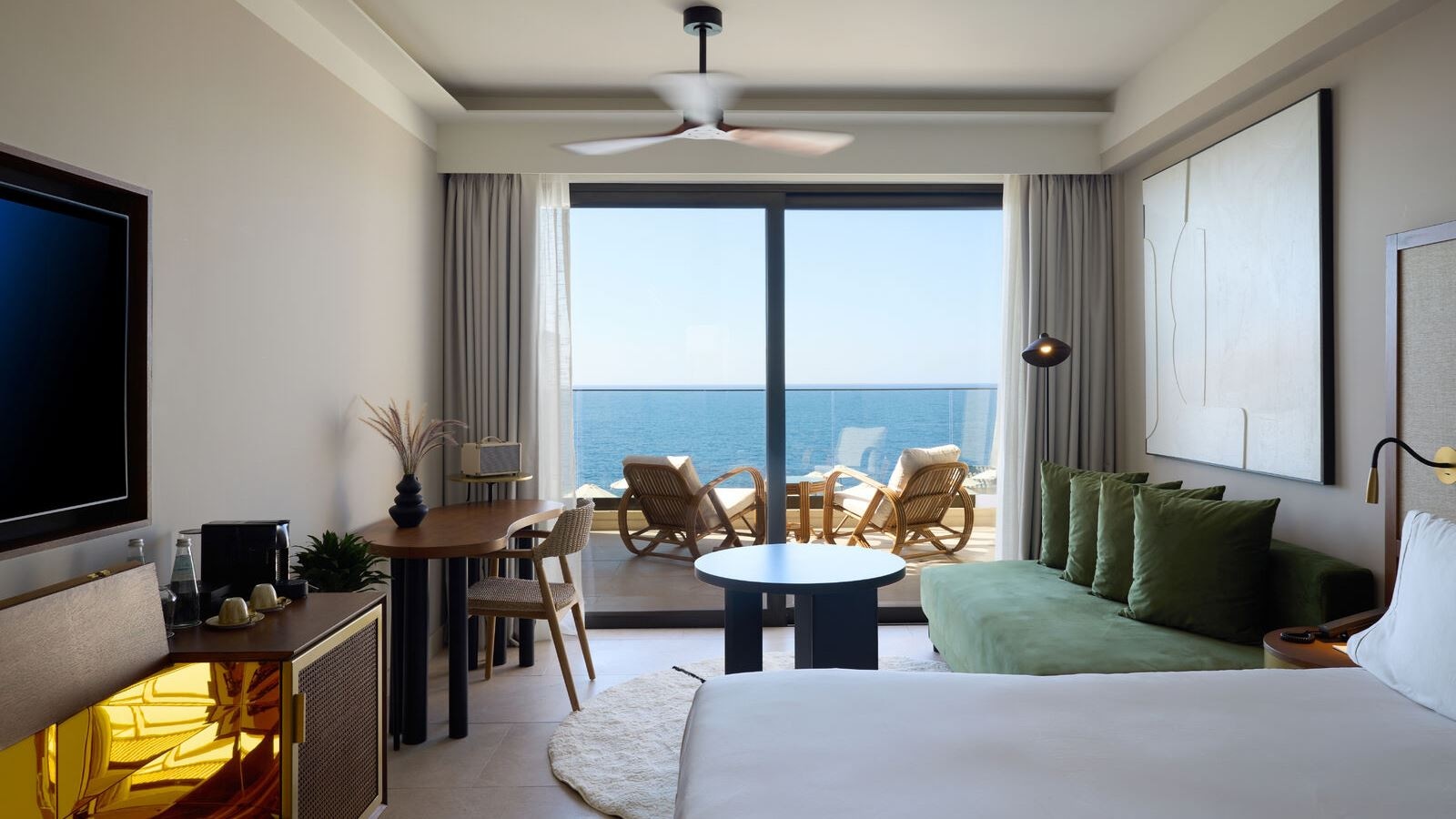 rooms-infinite-sea-view-escape