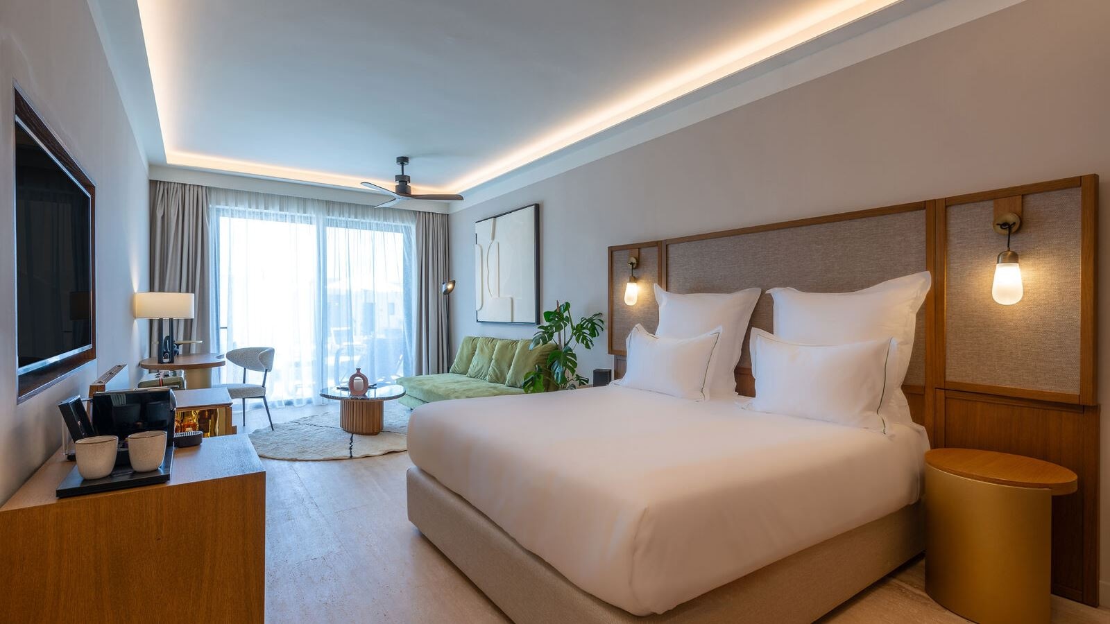 rooms-tropical-open-plan-suite-with-shared-pool