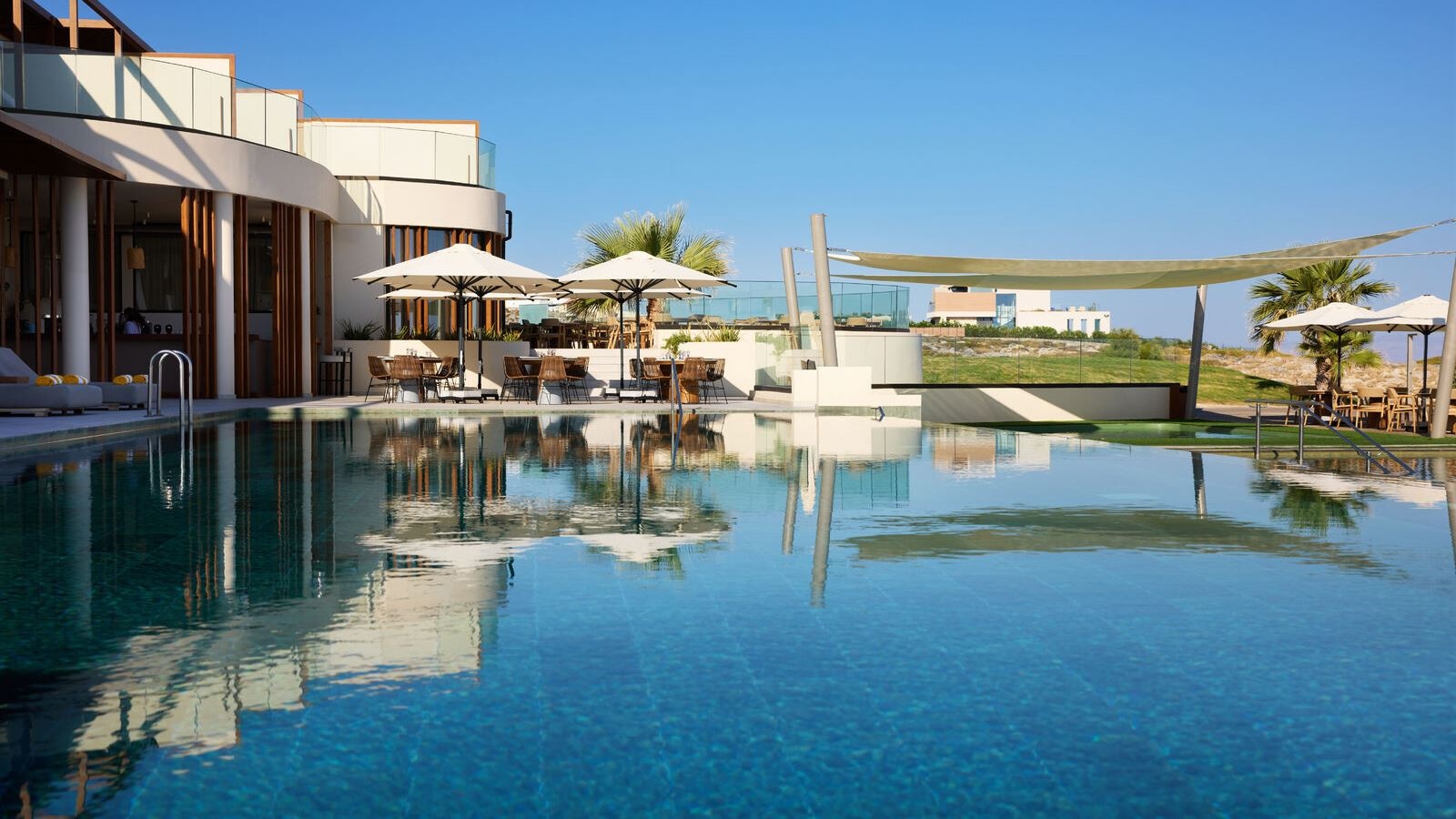 restaurants-tesoro-mio-bar-restaurant