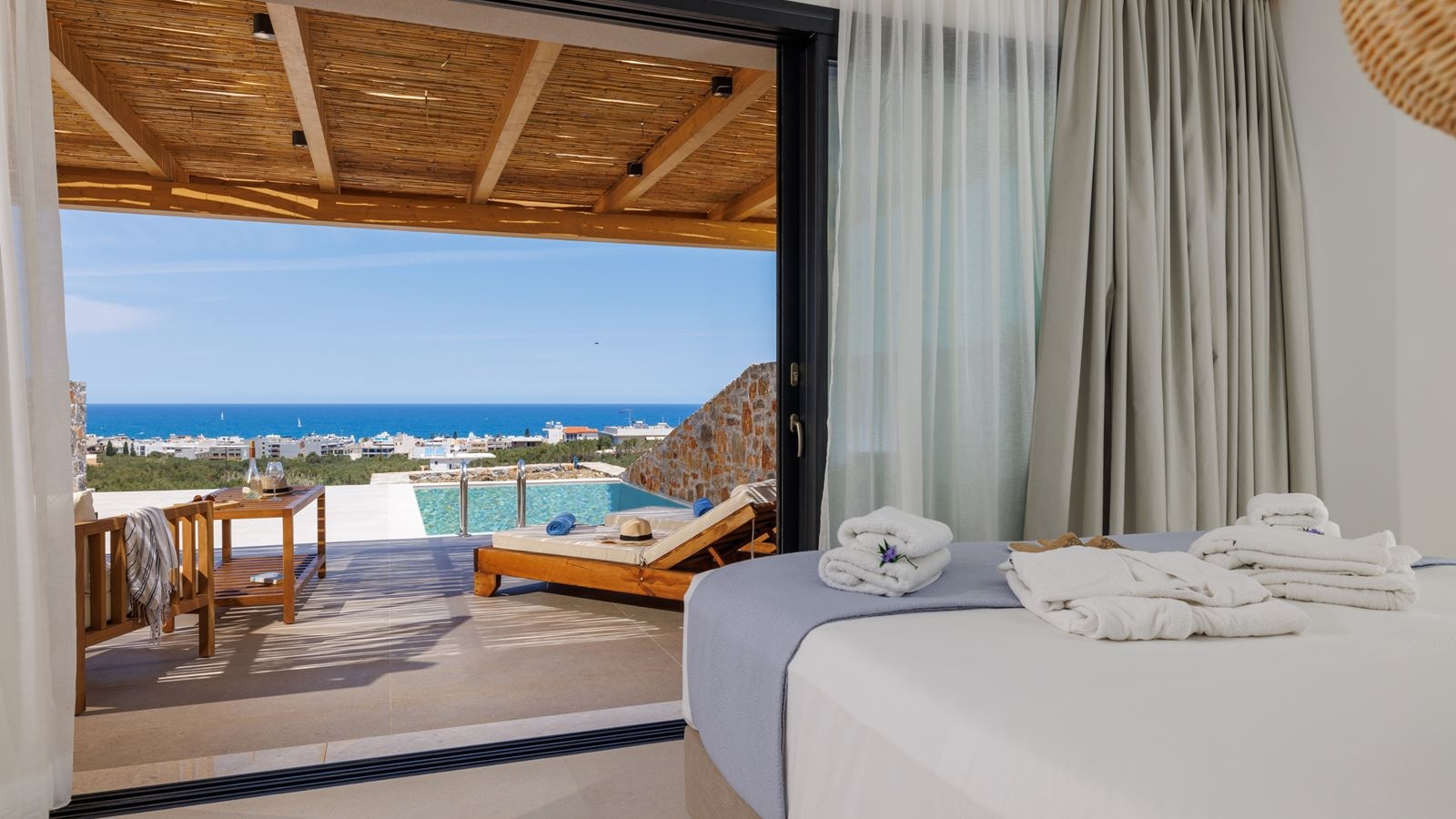 rooms-junior-suite-with-private-pool