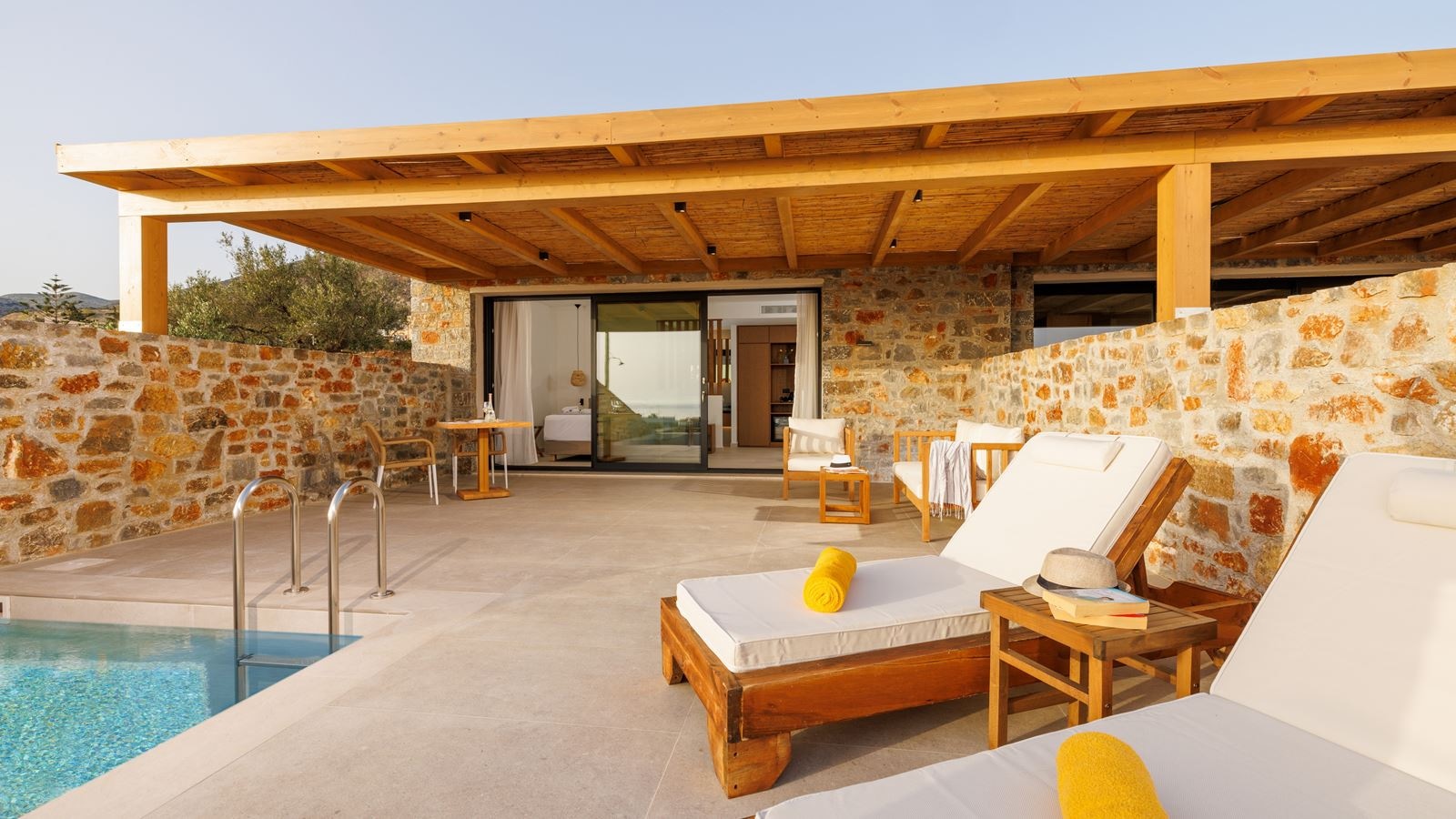 rooms-junior-suite-with-private-pool