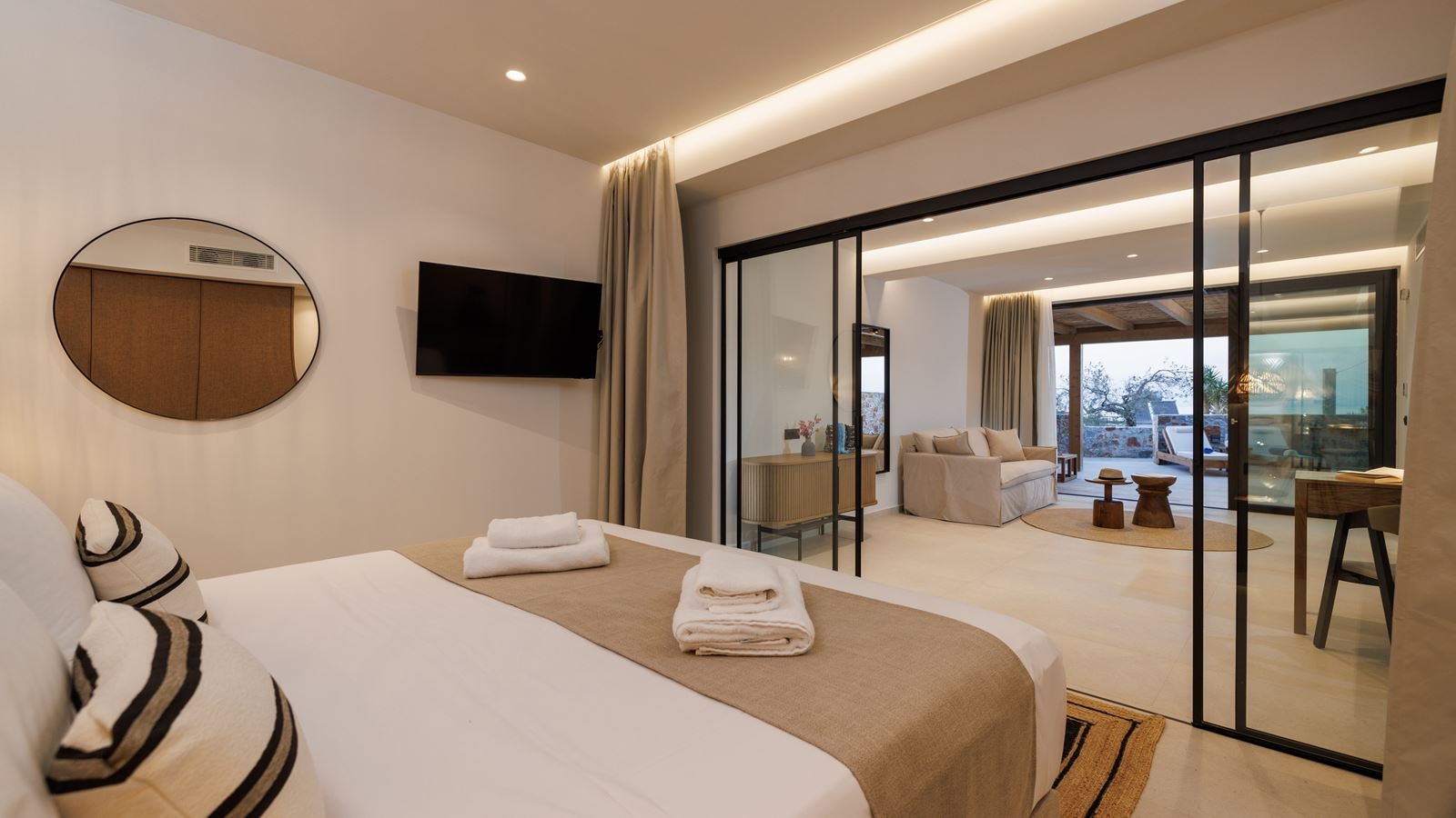 rooms-deluxe-suite-with-private-pool