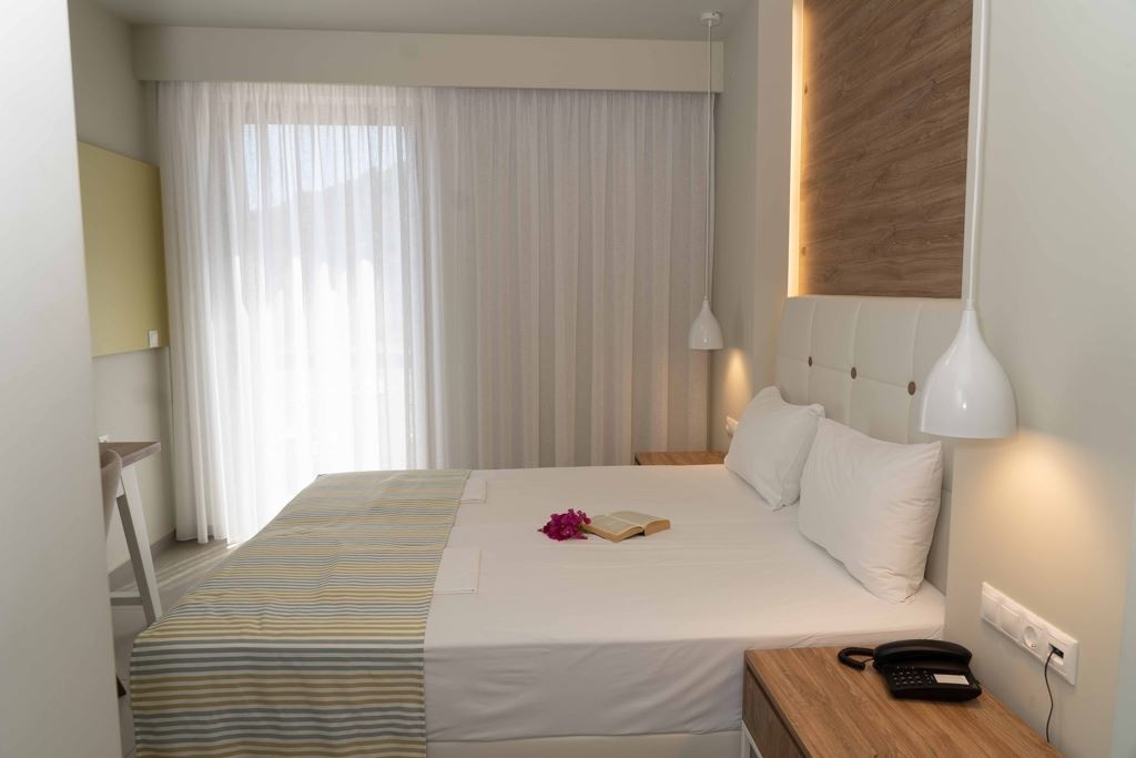 rooms-double-garden-view