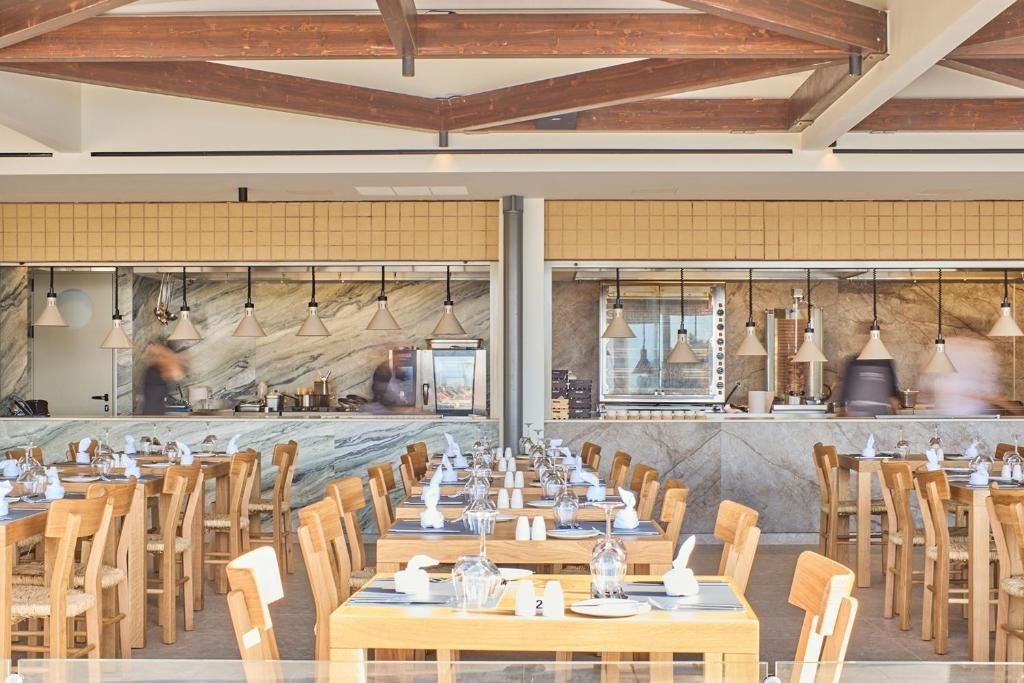 restaurants-restaurants