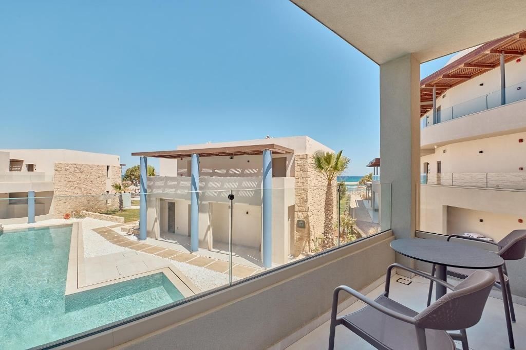 rooms-double-room-deluxe-side-sea-view