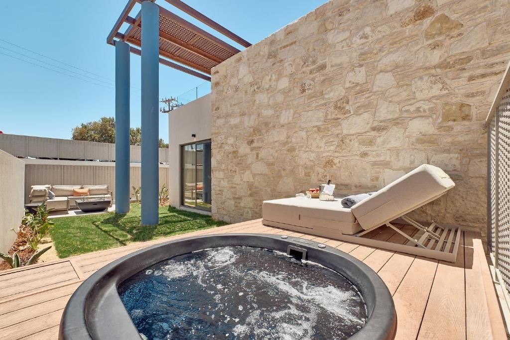 rooms-room-retreat-private-garden--hydro-massage-tub