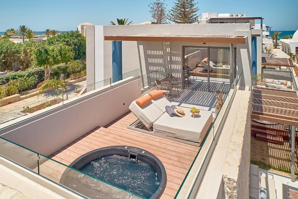 rooms-double-room-deluxe-roof-top--hydro-massage-tub