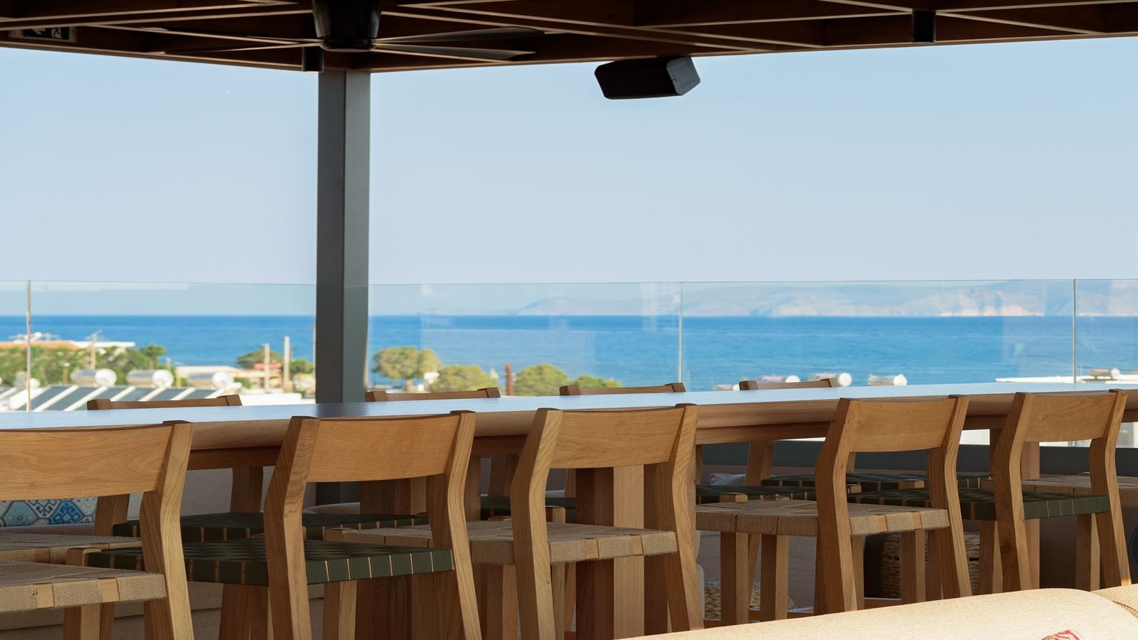 bars-anemos-pool-bar