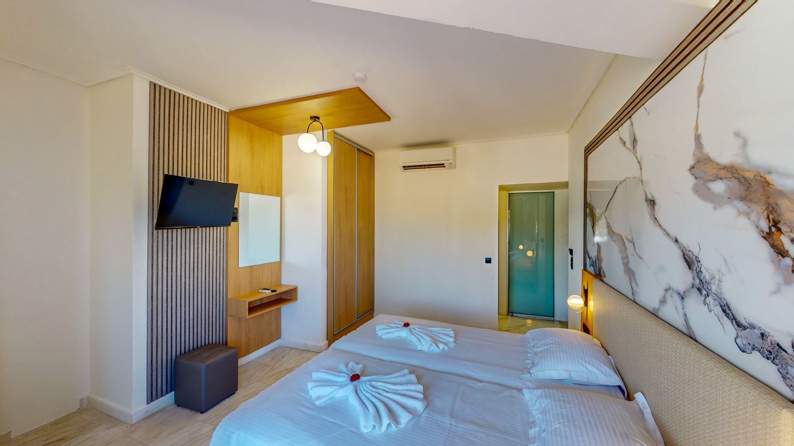 rooms-double-room-balcony-or-terrace