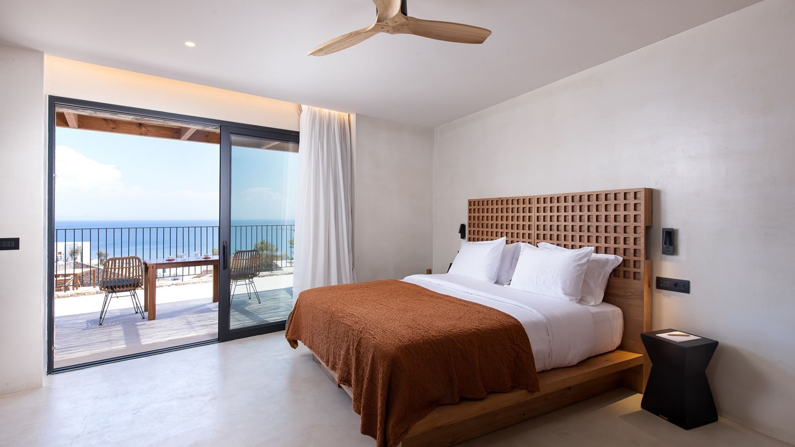 rooms-cave-junior-suite-sea-view