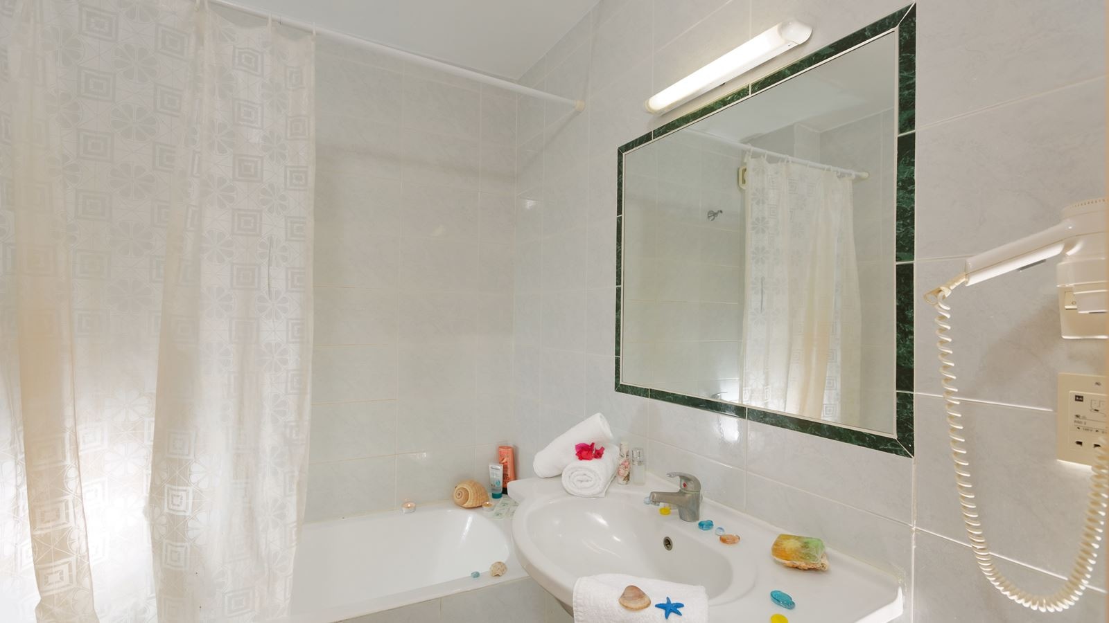 rooms-superior-dbl-room