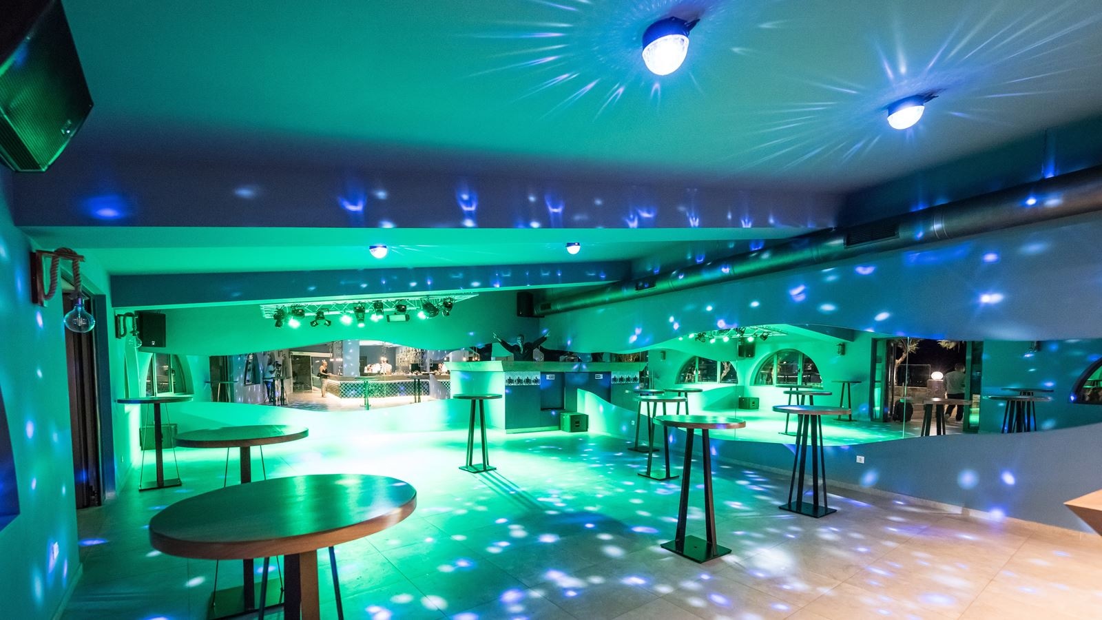 bars-dionysoss-karaoke-bar