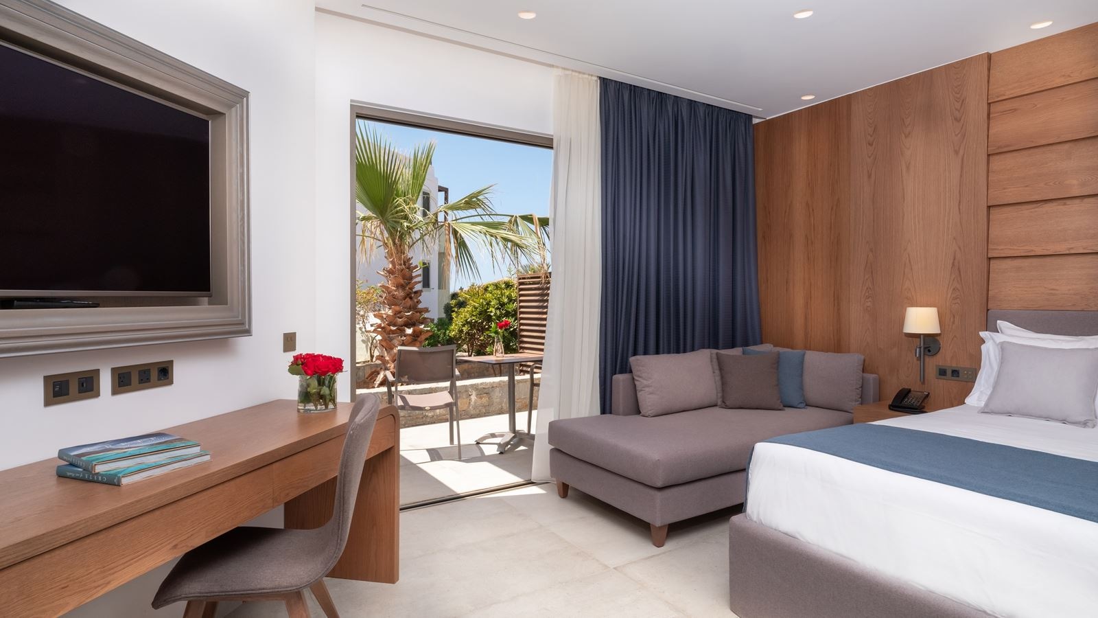 rooms-deluxe-room-garden-view