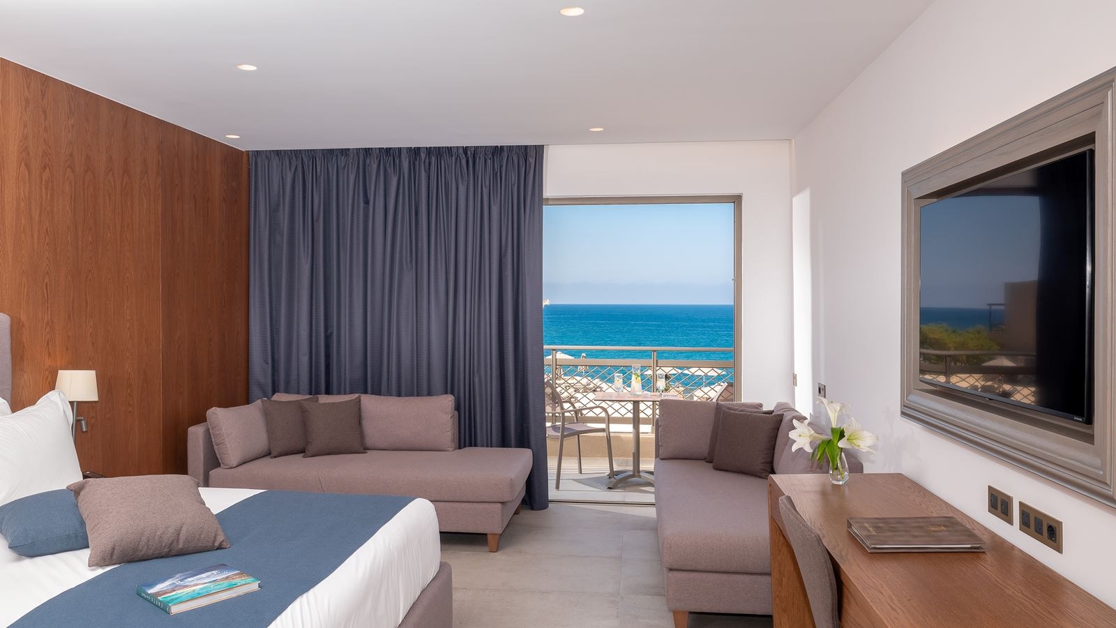 rooms-family-luxury-open-plan-sea-view