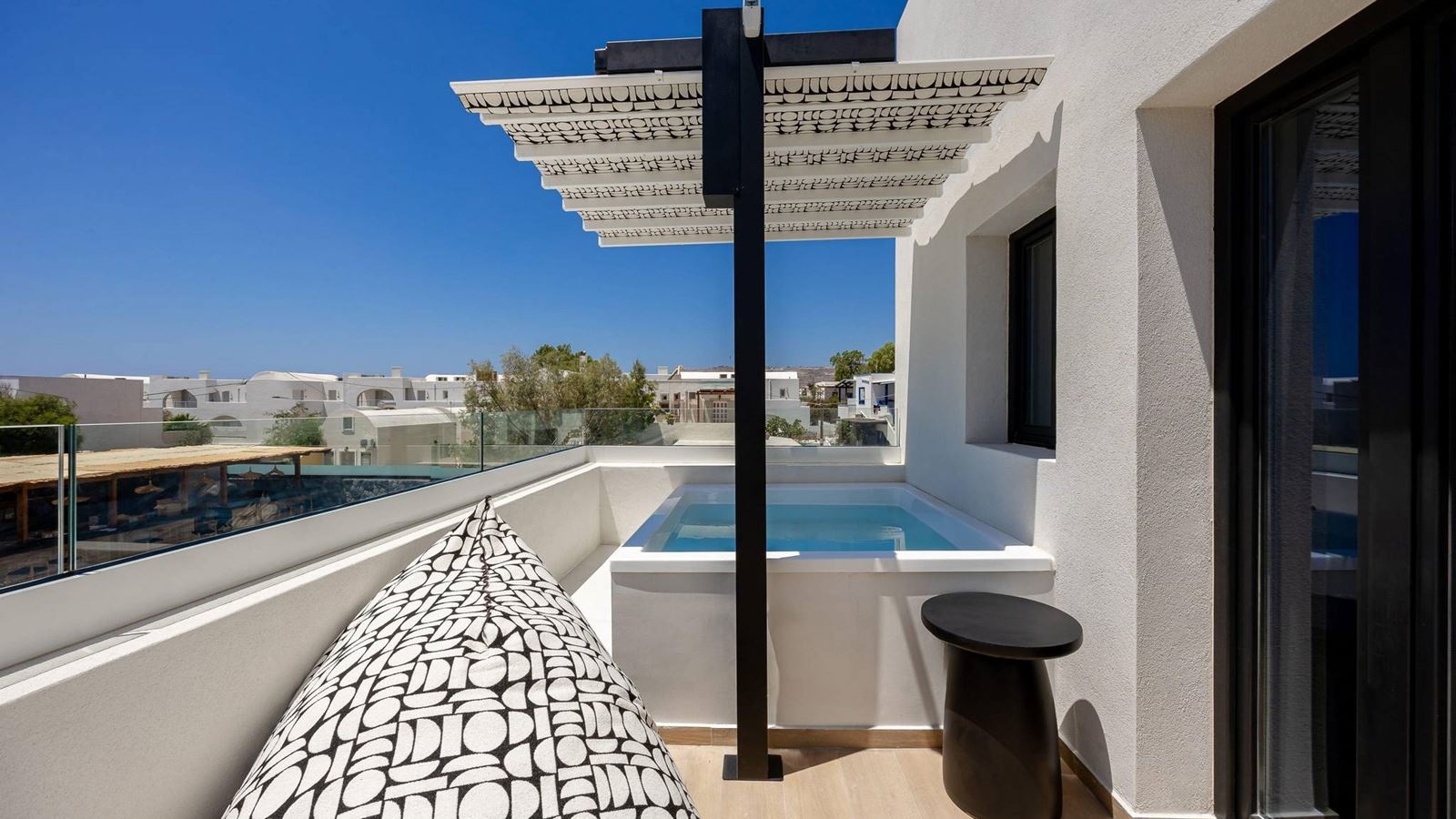 rooms-superior-double-with-outdoor-jetted-tub