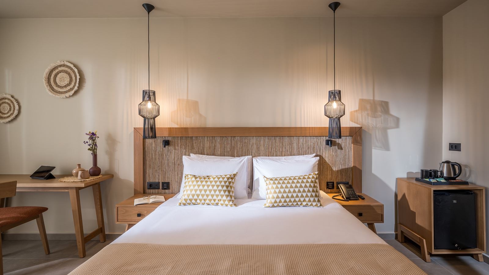 rooms-room-double-balcony-or-terrace