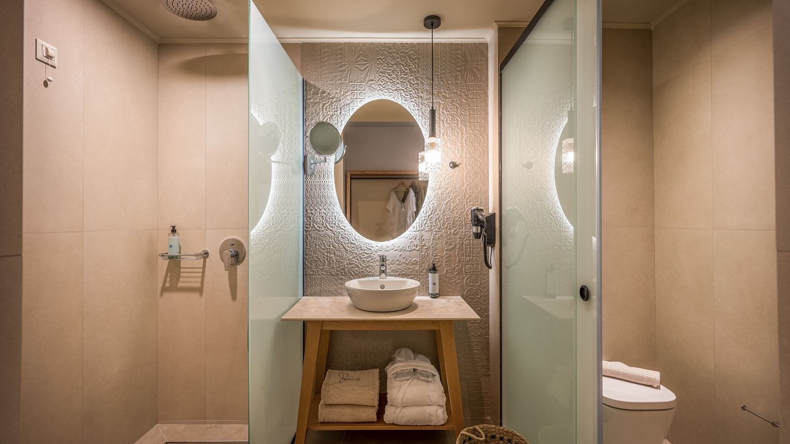 rooms-1-bedroom-suite--balcony-or-terrace-