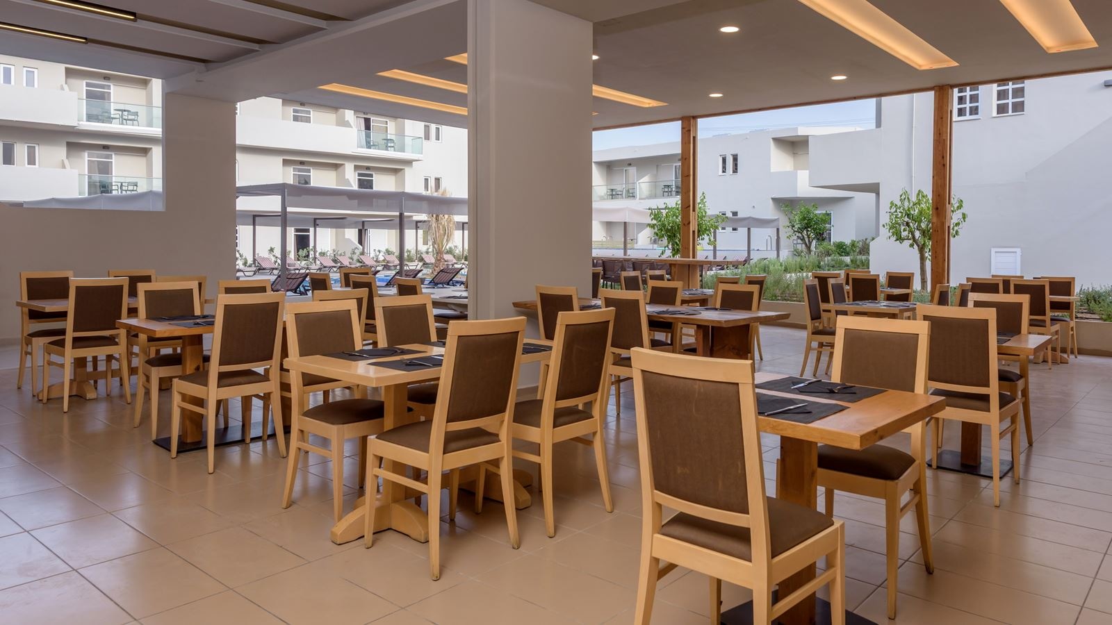 restaurants-world-cousin-main-restaurant