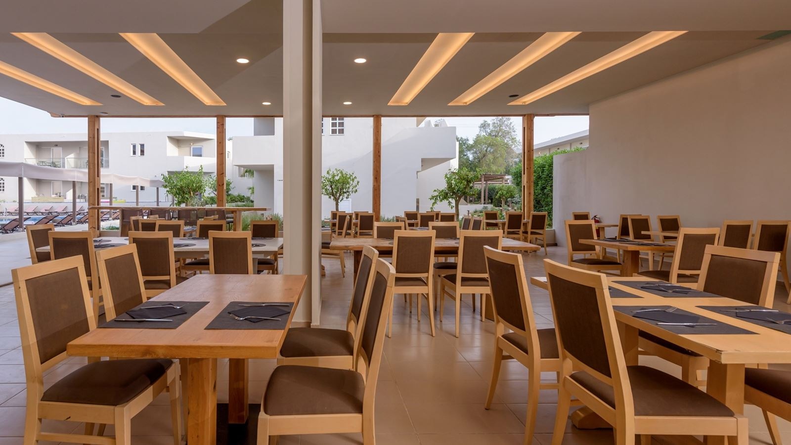 restaurants-world-cousin-main-restaurant