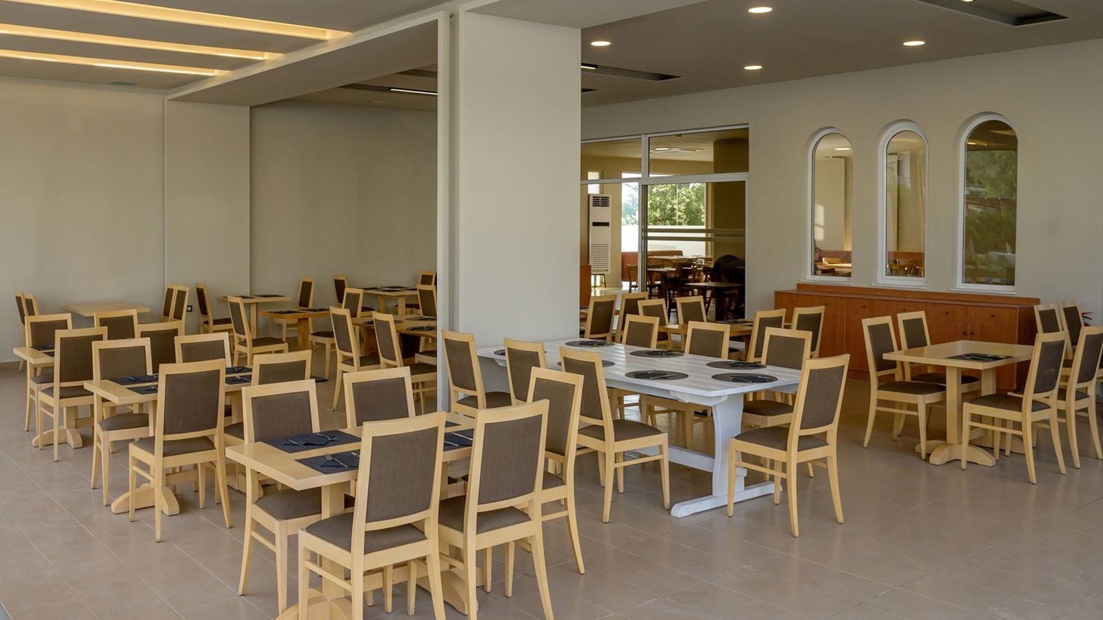 restaurants-world-cousin-main-restaurant