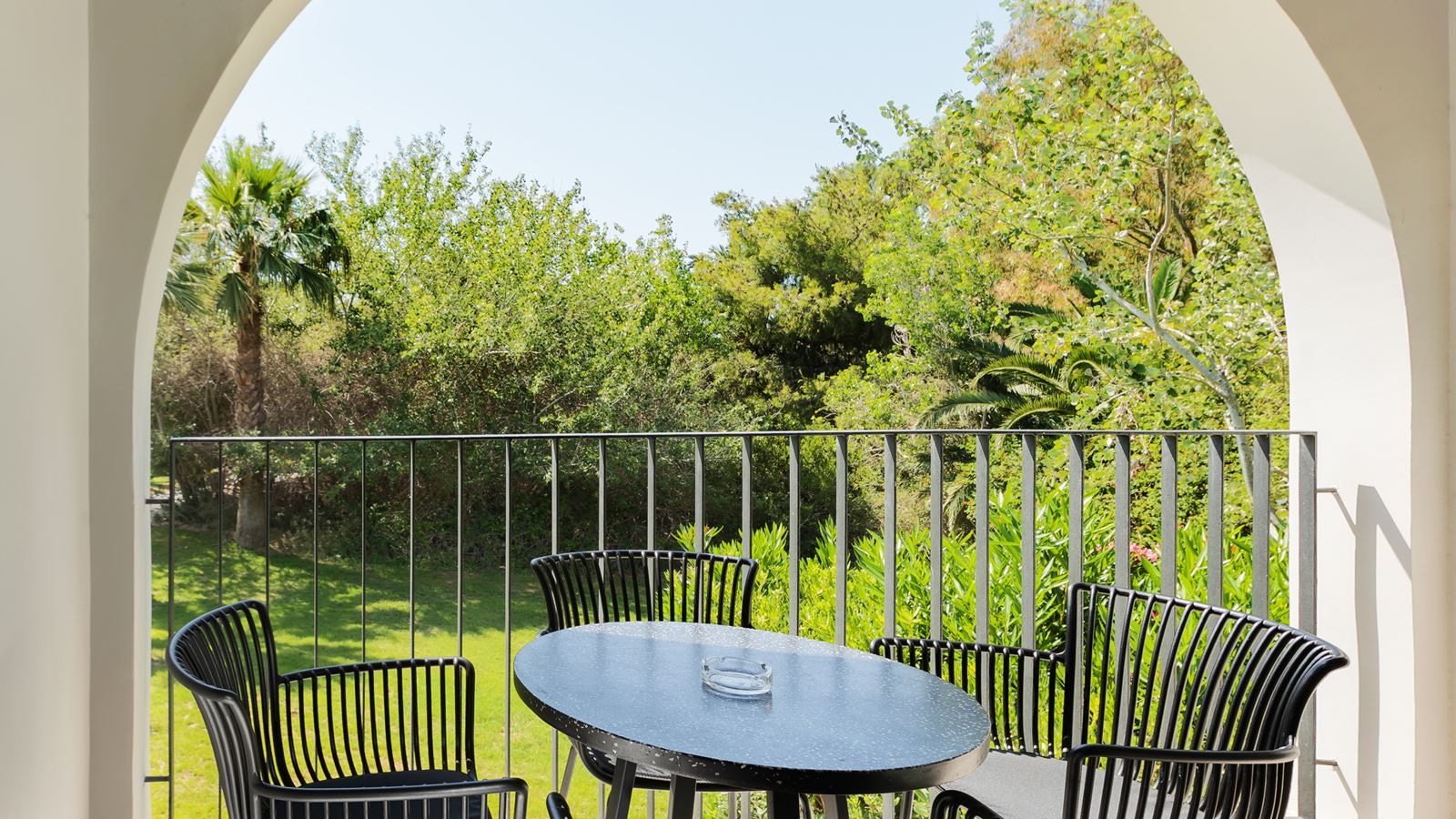 rooms-bungalow-with-balcony-or-terrace