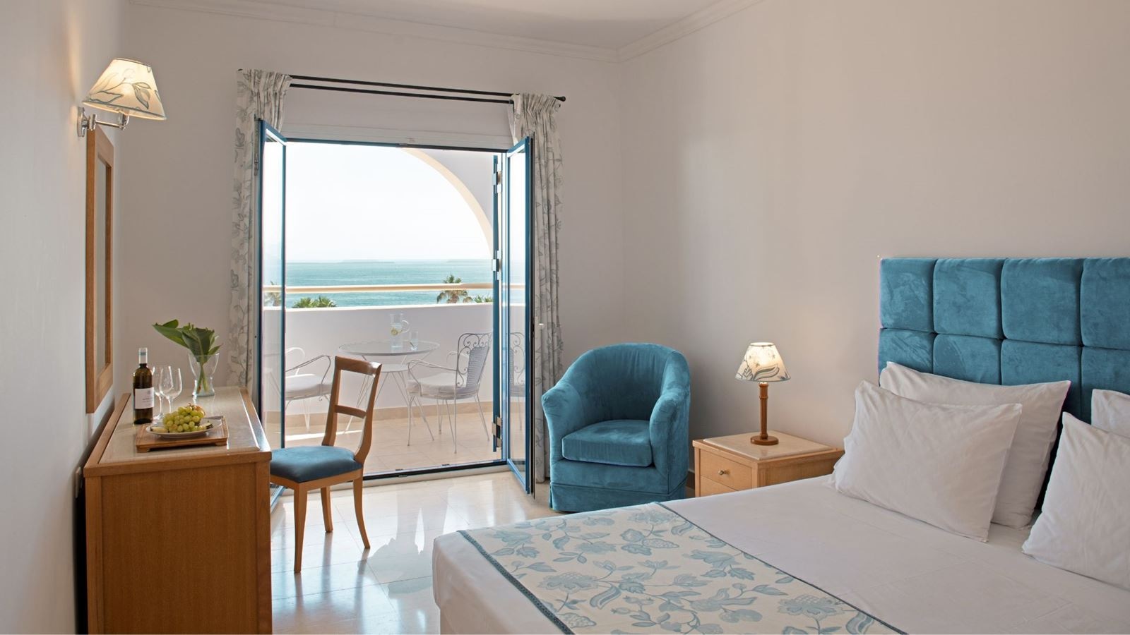 rooms-soonen-double-sea--view-balcony-or-terrace