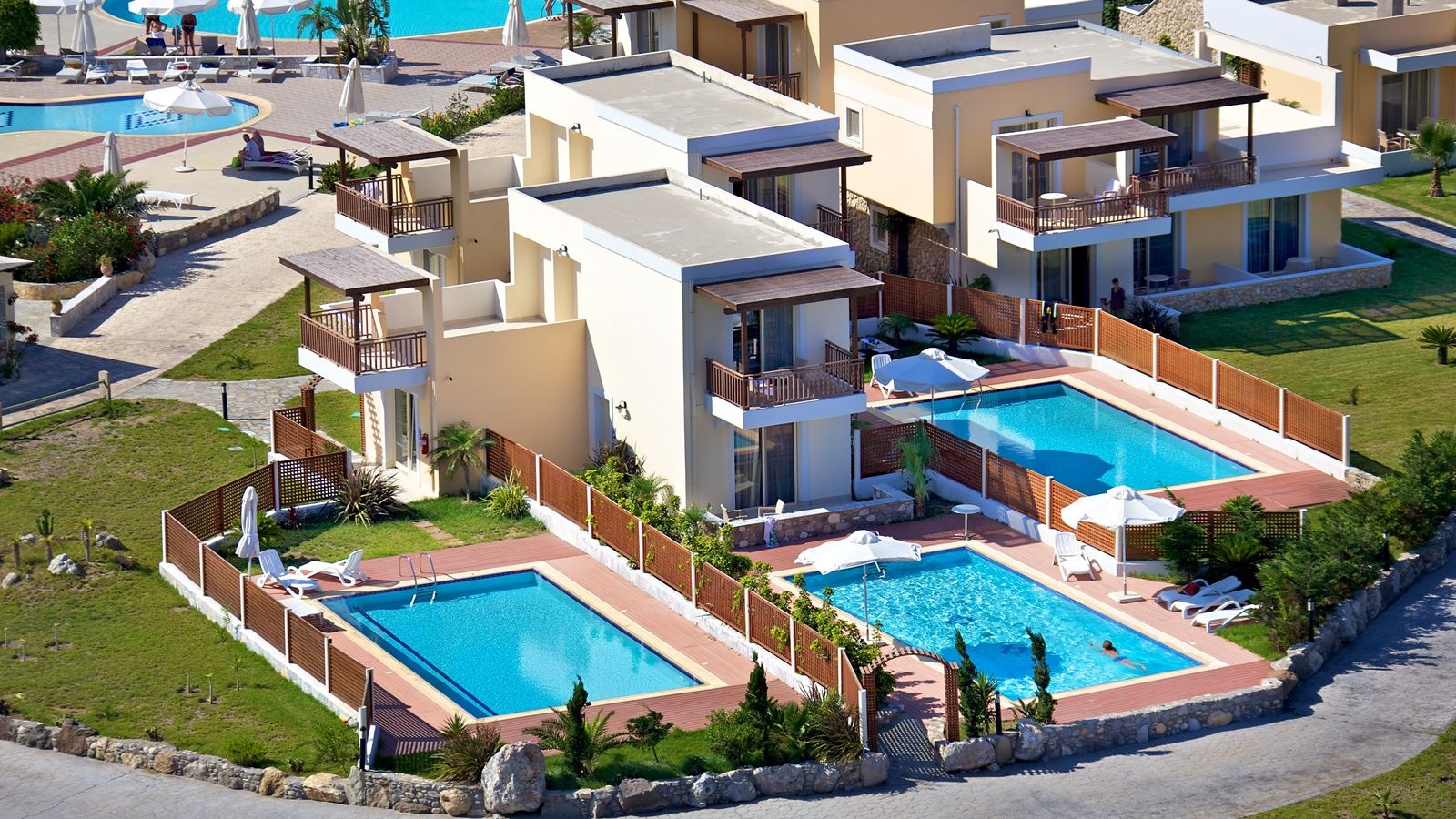 rooms-maisonette-with-private-pool